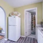 Broad Street Suite 2 - Amazing Location In The Heart Of Town - Parking Available - King & Queen Bedroom