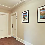 The Flats Of Lake Geneva Suite 1