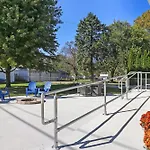 Sage Street Bungalow- Beautifully Renovated, Historical Home Walking Distance To Downtown