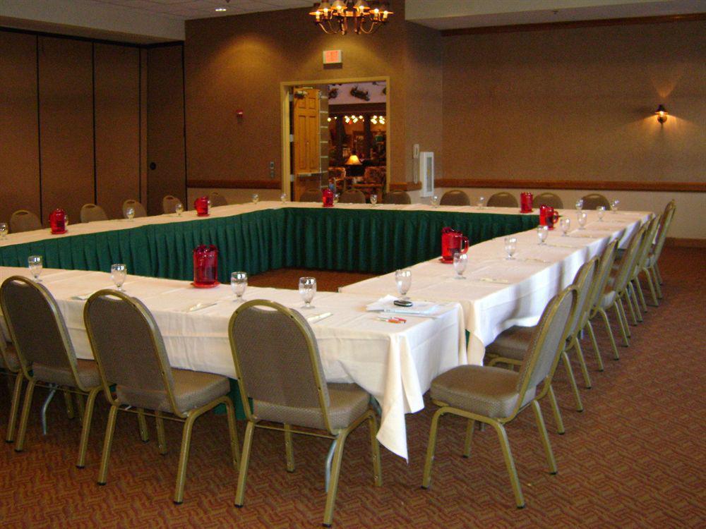 Timber Ridge And Waterpark Hotel 3*