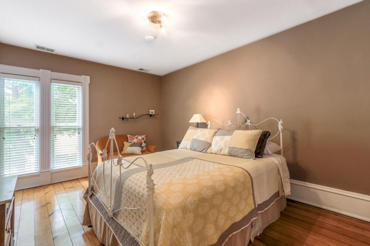 Holiday home Sheldon House - Historic Geneva - Garden Patio - Walkable To Lg Has To Offer - Parking *