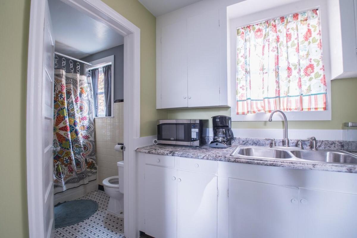 Broad Street 2 - Amazing Location In The Heart Of Town - Parking Available - King & Queen Bedroom Apartment Lake Geneva