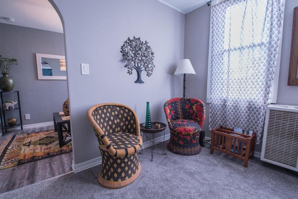 Broad Street 2 - Amazing Location In The Heart Of Town - Parking Available - King & Queen Bedroom *