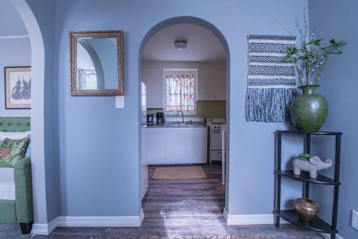 Broad Street 2 - Amazing Location In The Heart Of Town - Parking Available - King & Queen Bedroom Lake Geneva