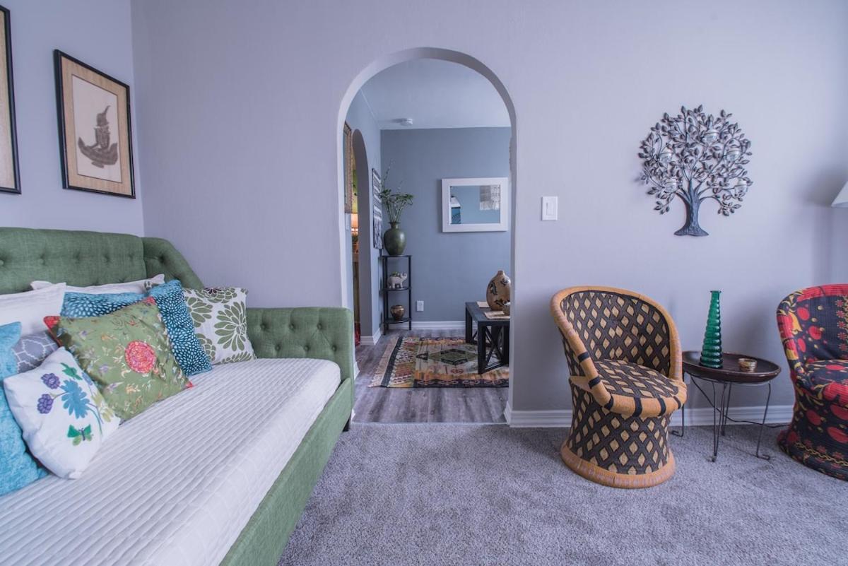 Broad Street 2 - Amazing Location In The Heart Of Town - Parking Available - King & Queen Bedroom Apartment *