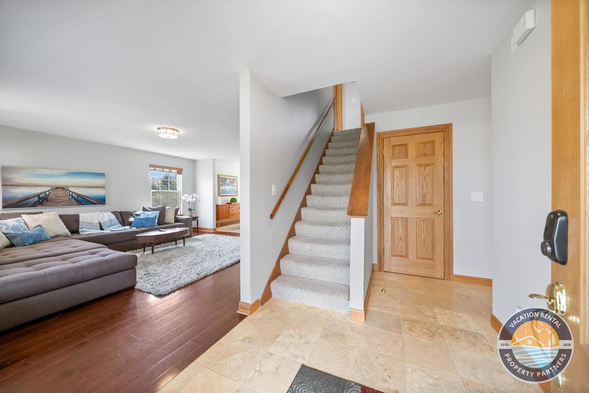 Chic Geneva Retreat Spring & Summer Getaway Near & Golf Holiday home *