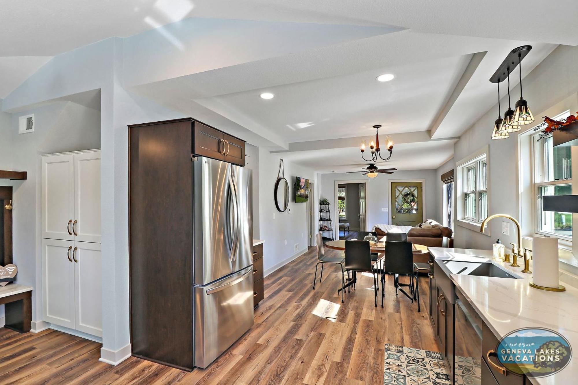 Sage Street Bungalow- Beautifully Renovated, Historical Walking Distance To Downtown Lake Geneva