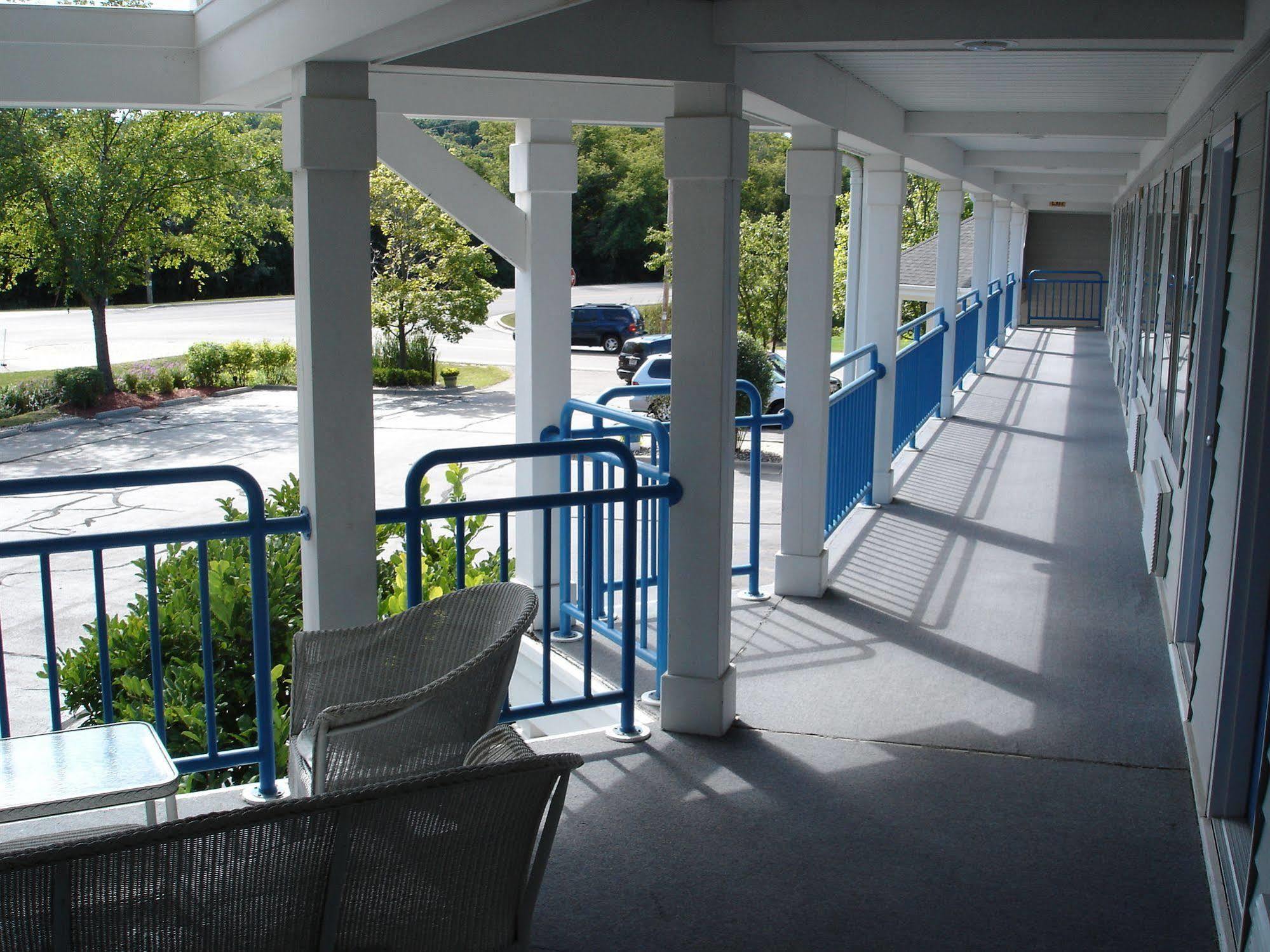 Fontana Village Motel 2*