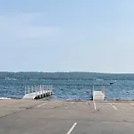 Family Home - Walk To Geneva Lake And Restaurants!