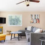 Large 5 Bed Lake Geneva Home 4 Blocks From Lake!