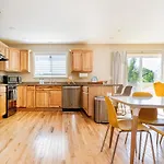 Large 5 Bed Lake Geneva Home 4 Blocks From Lake!
