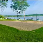 Newly Updated Modern, Spacious, And Cozy Condo- Right On The Lake!