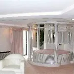 Chateau Royale Inn