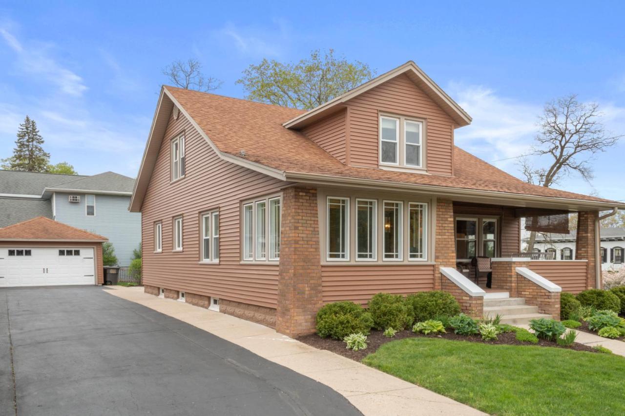Holiday home Gorgeous Downtown Bungalow, Walk Everywhere!!! *