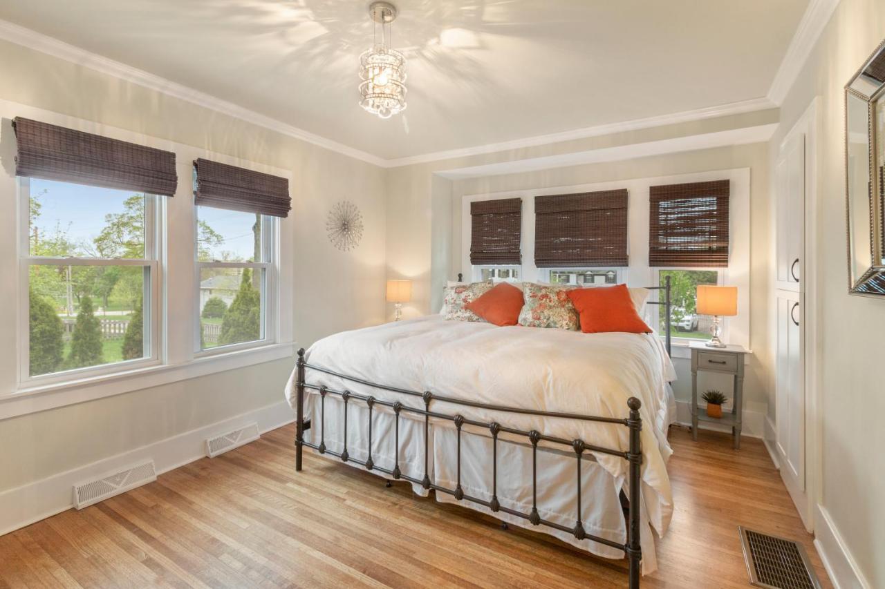 Holiday home Gorgeous Downtown Bungalow, Walk Everywhere!!!