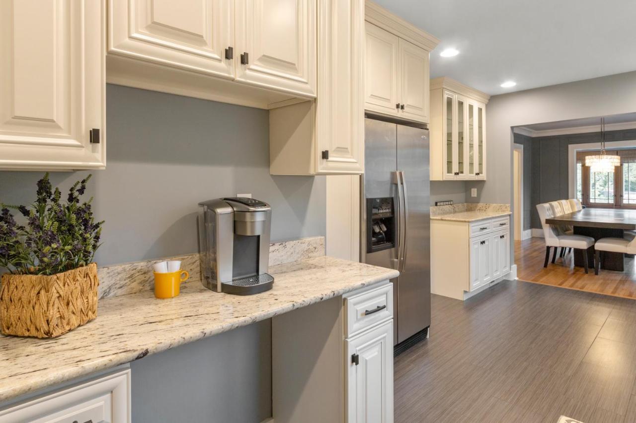 Gorgeous Downtown Bungalow, Walk Everywhere!!!