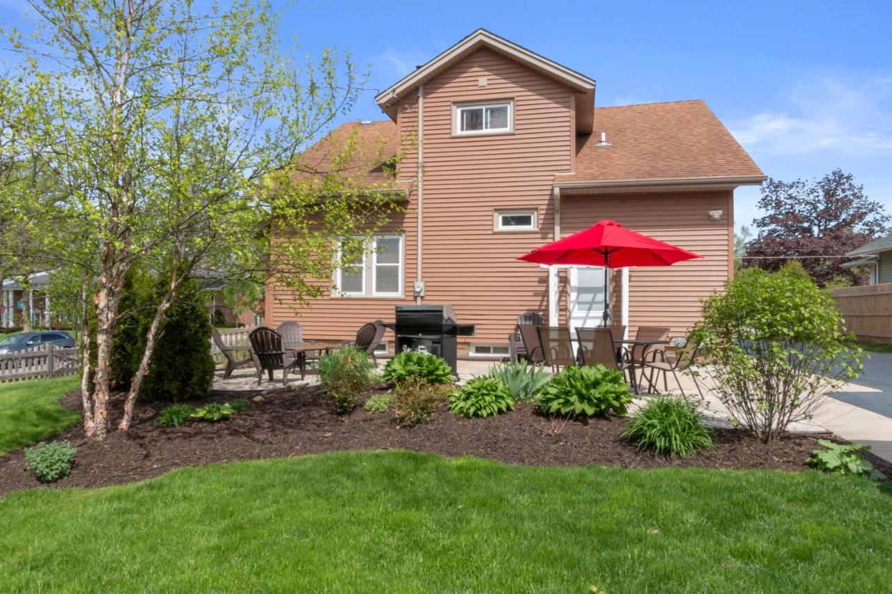 Gorgeous Downtown Bungalow, Walk Everywhere!!! Holiday home Lake Geneva