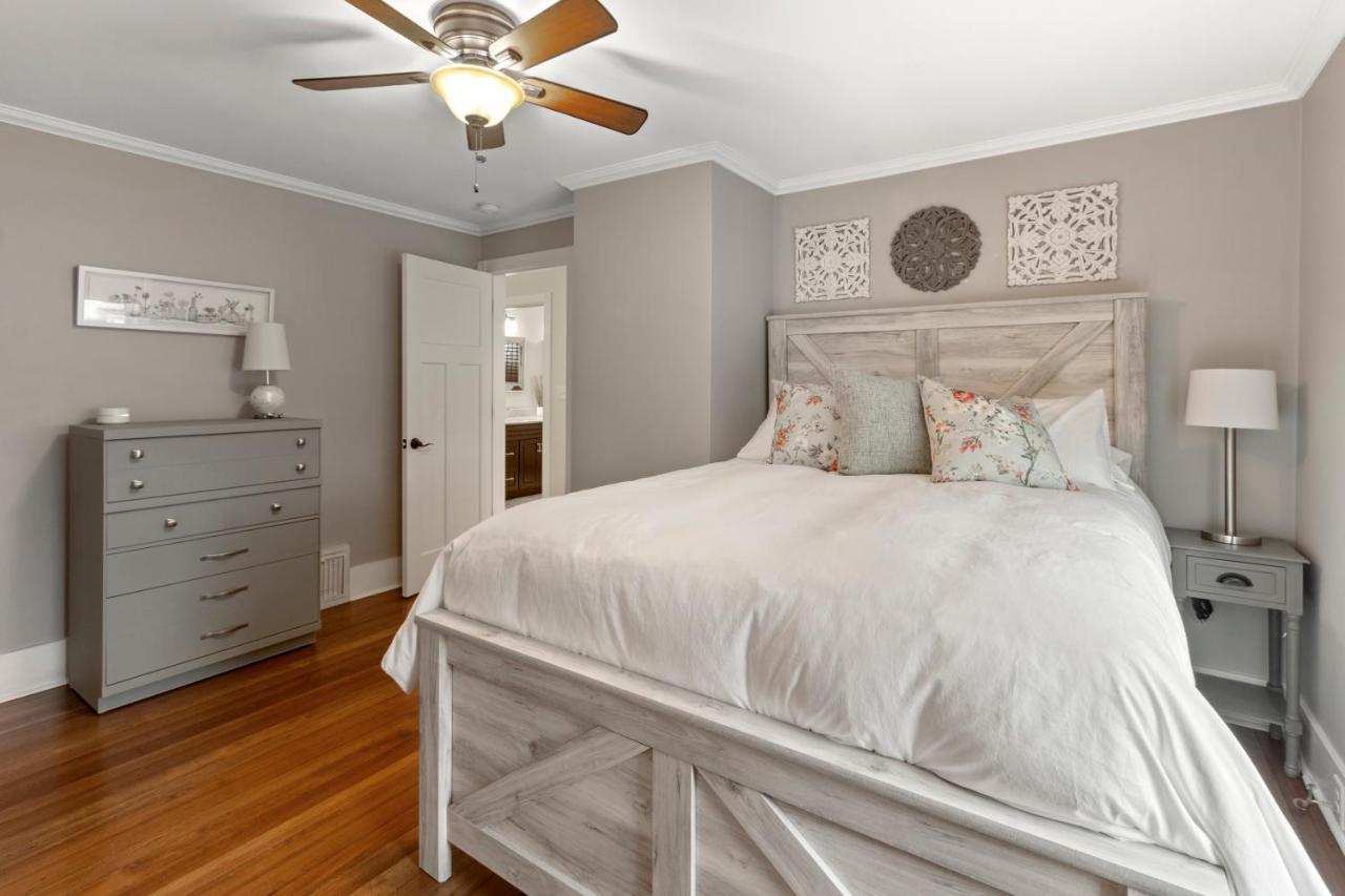 Gorgeous Downtown Bungalow, Walk Everywhere!!! *