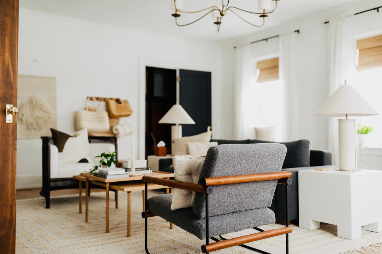 New! Boutique Inspired 2br Loft, Geneva Apartment