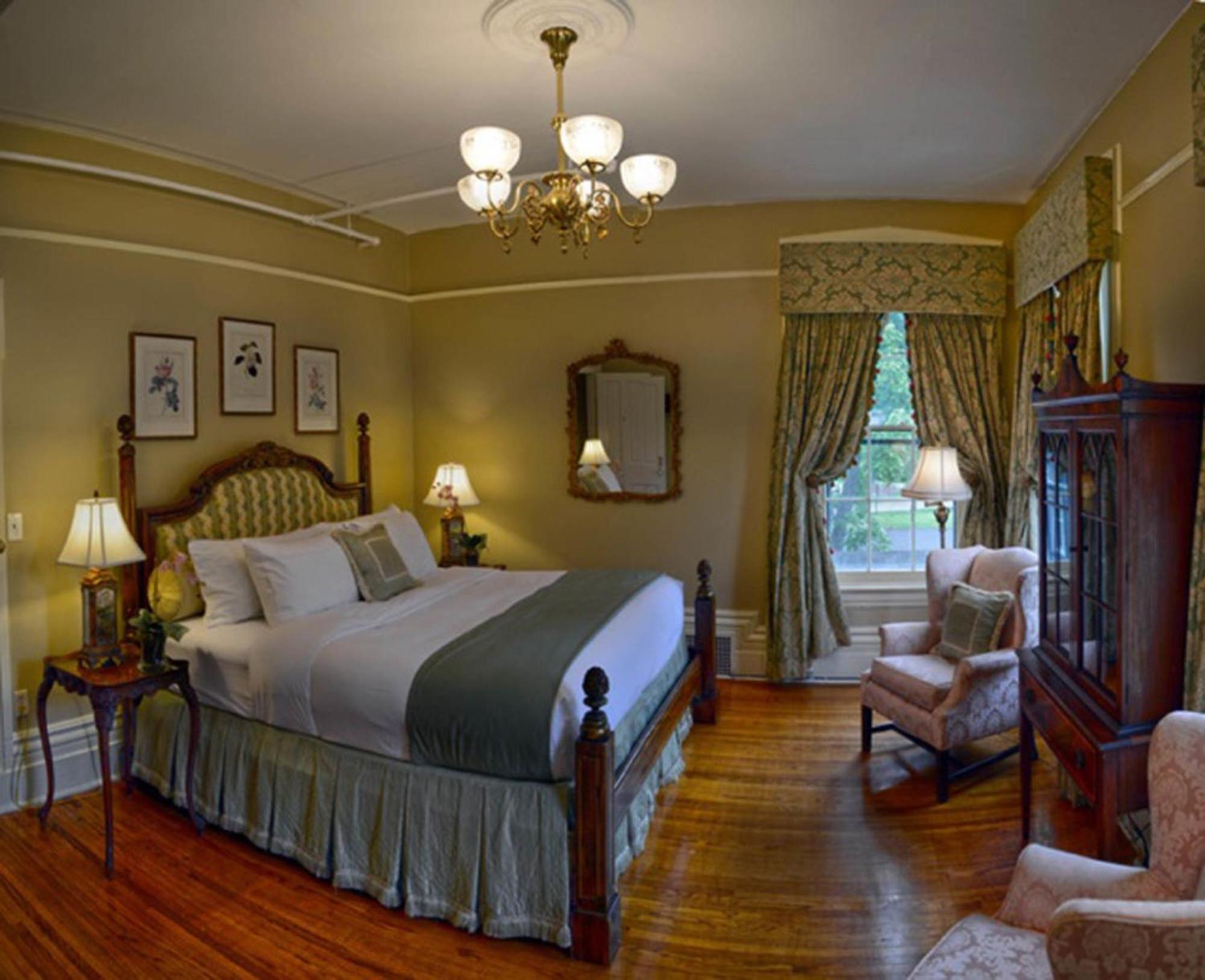 Maxwell Mansion 4*