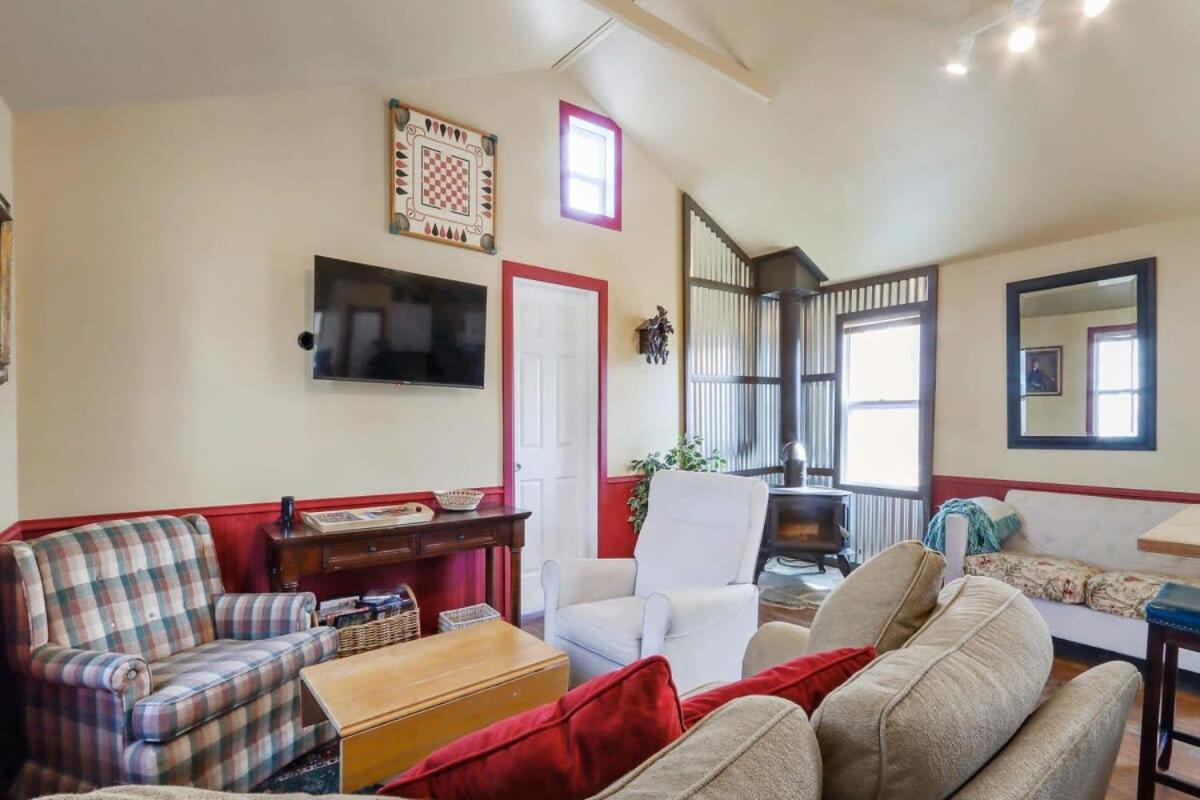 New Charming Lakeview Haven 2br Cozy Como With Lake Views Holiday home *