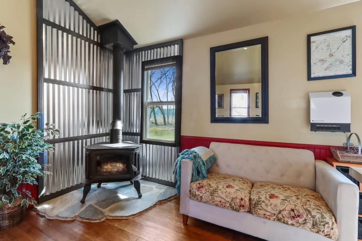 New Charming Lakeview Haven 2br Cozy Como With Lake Views Holiday home *