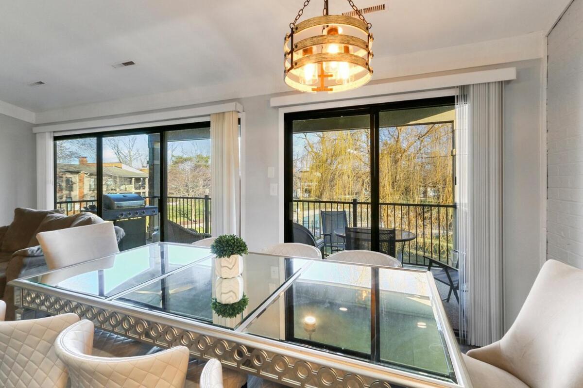 Stunning Pool View At Abbey - Gas Fireplace *
