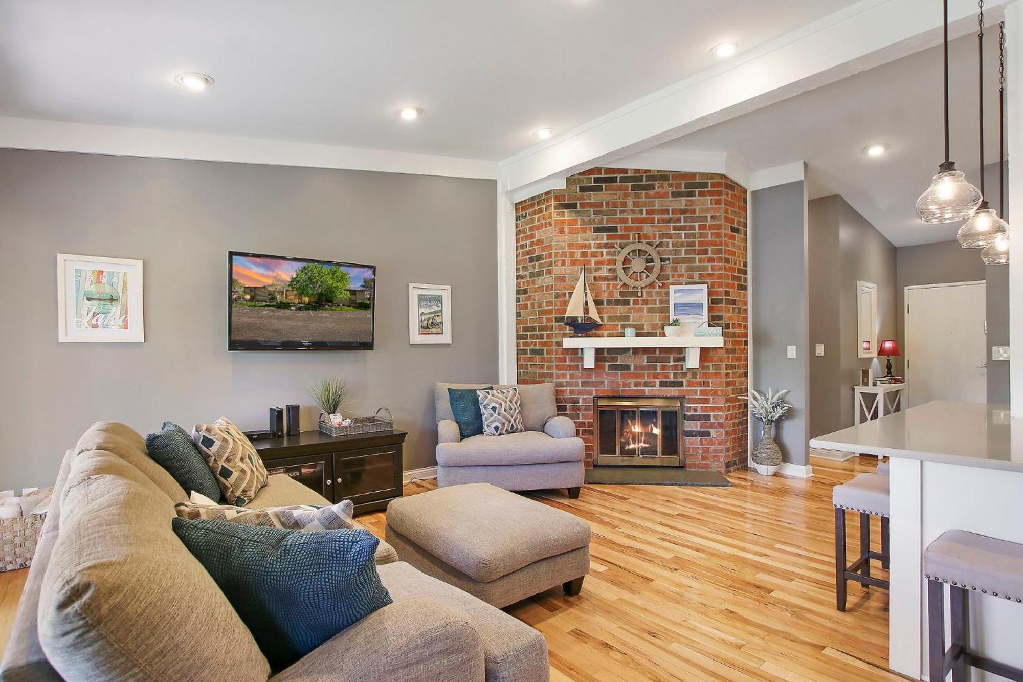 The Luxe At Abbey - Gas Fireplace - King Master - Large Covered Balconies -pool View Lake Geneva