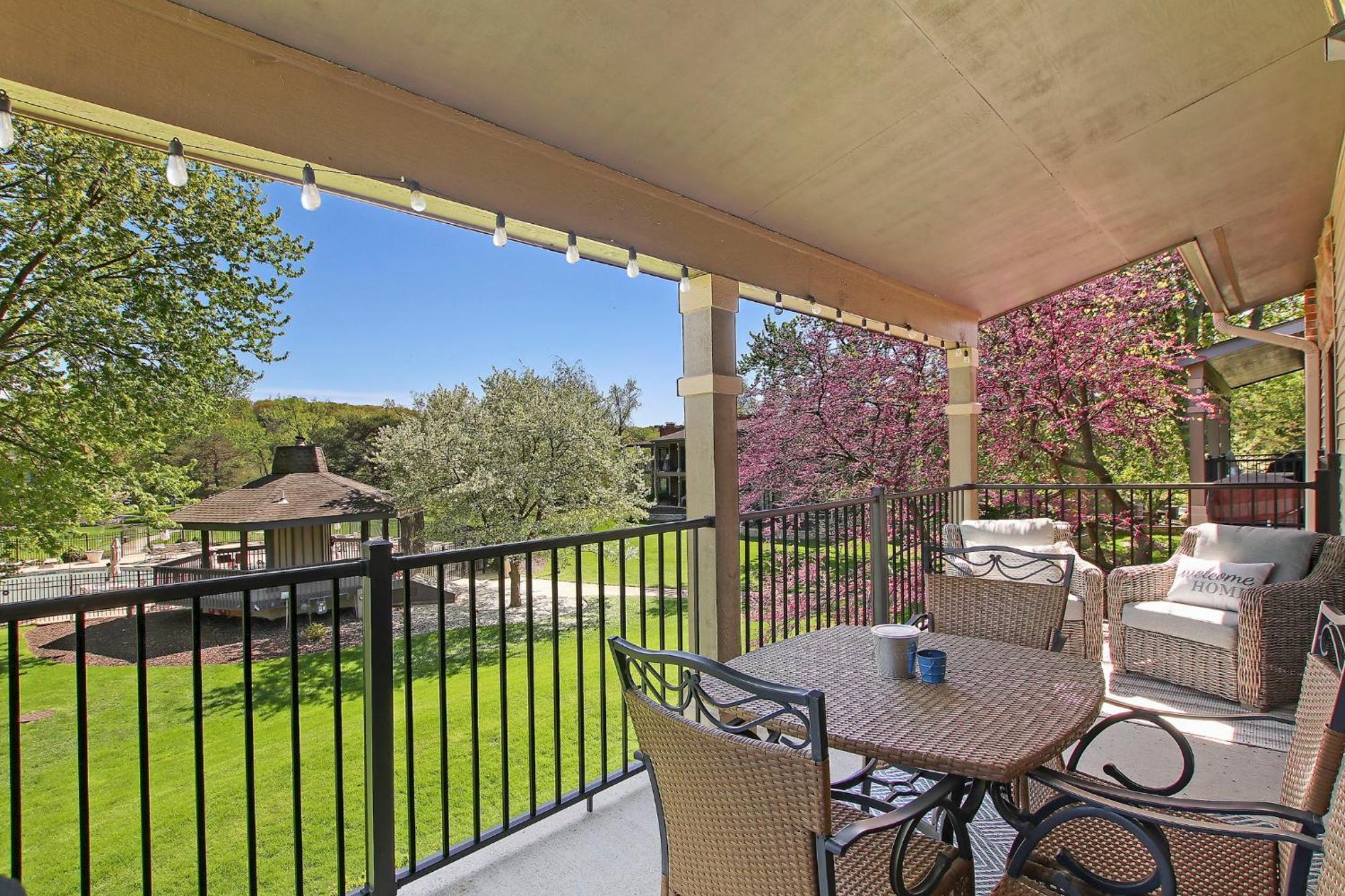 The Luxe At Abbey - Gas Fireplace - King Master - Large Covered Balconies -pool View *
