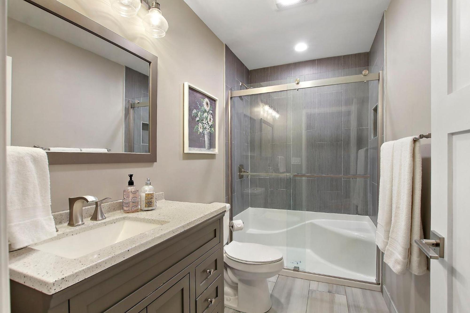 The Luxe At Abbey - Gas Fireplace - King Master - Large Covered Balconies -pool View Lake Geneva