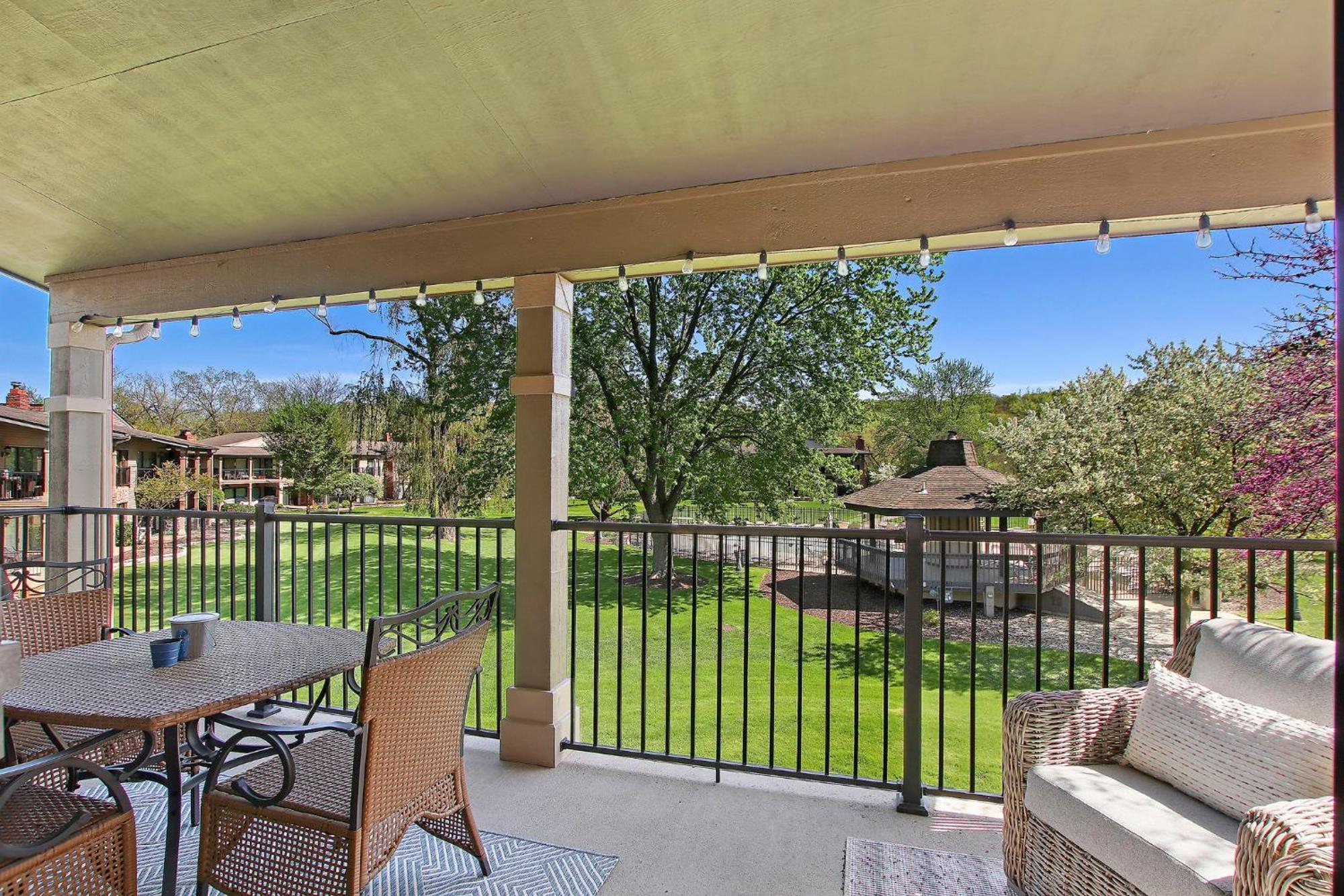 Apartment The Luxe At Abbey - Gas Fireplace - King Master - Large Covered Balconies -pool View *