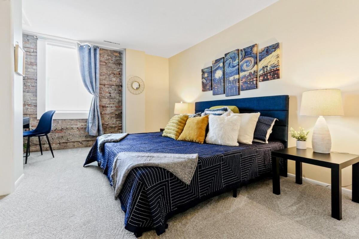 Apartment Downtown Geneva- New York - Big Apple Themed - Near Restaurants & Boutiques - Onsite Parking Lake Geneva