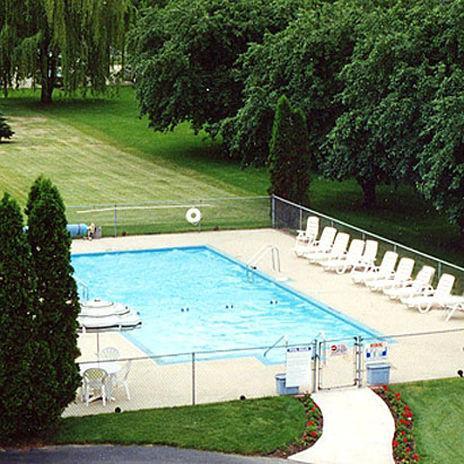 Geneva Wells 2* Lake Geneva
