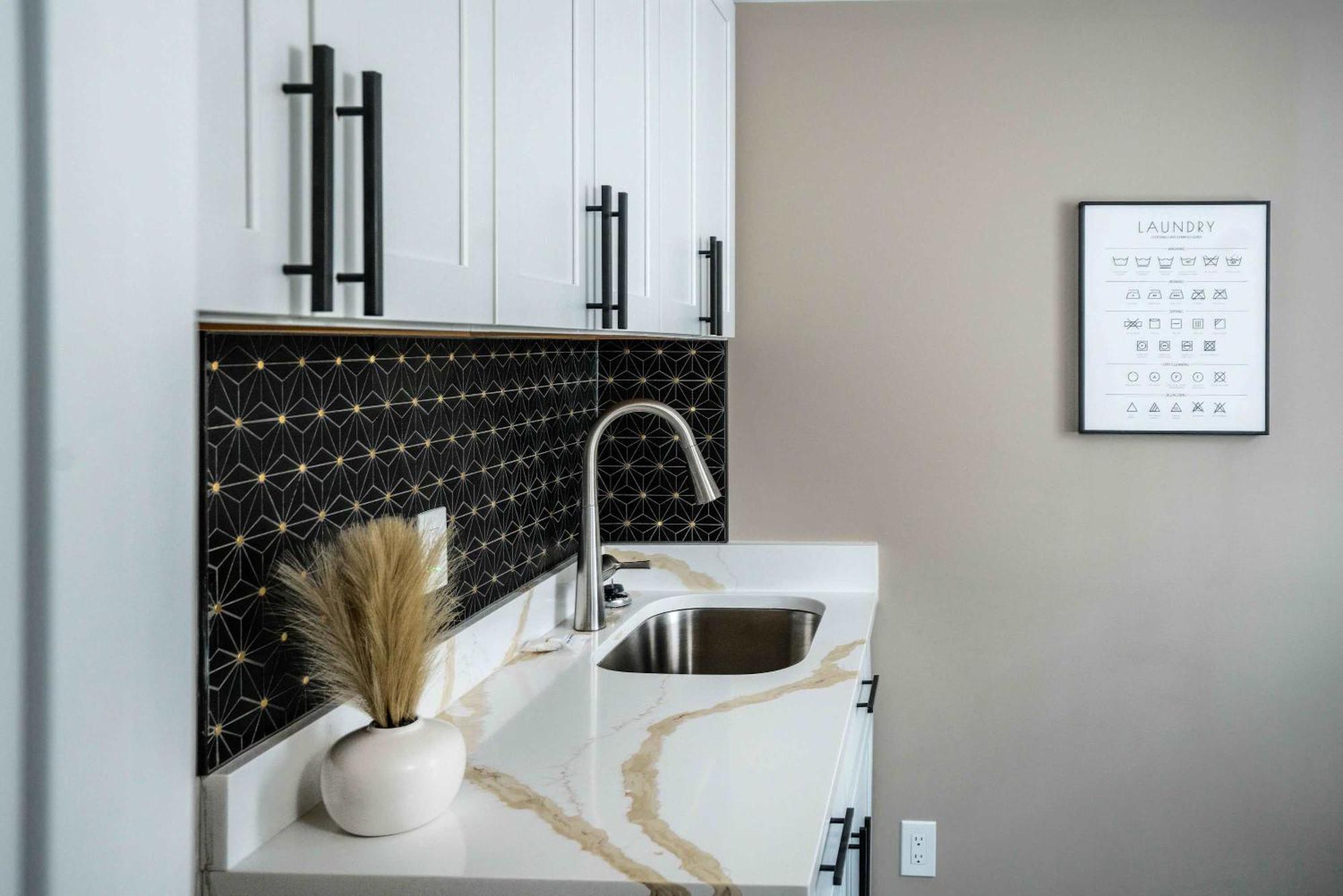 Holiday home Gatsby Theme Near Downtown With Hot Tub & Game Lake Geneva