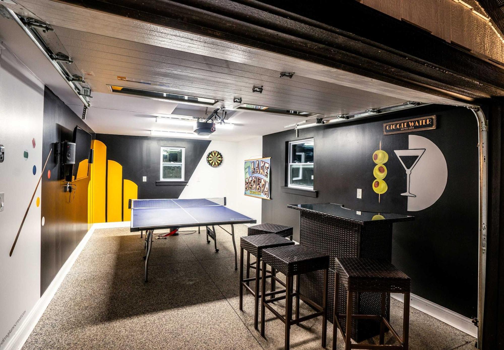 Gatsby Theme Near Downtown With Hot Tub & Game Holiday home *