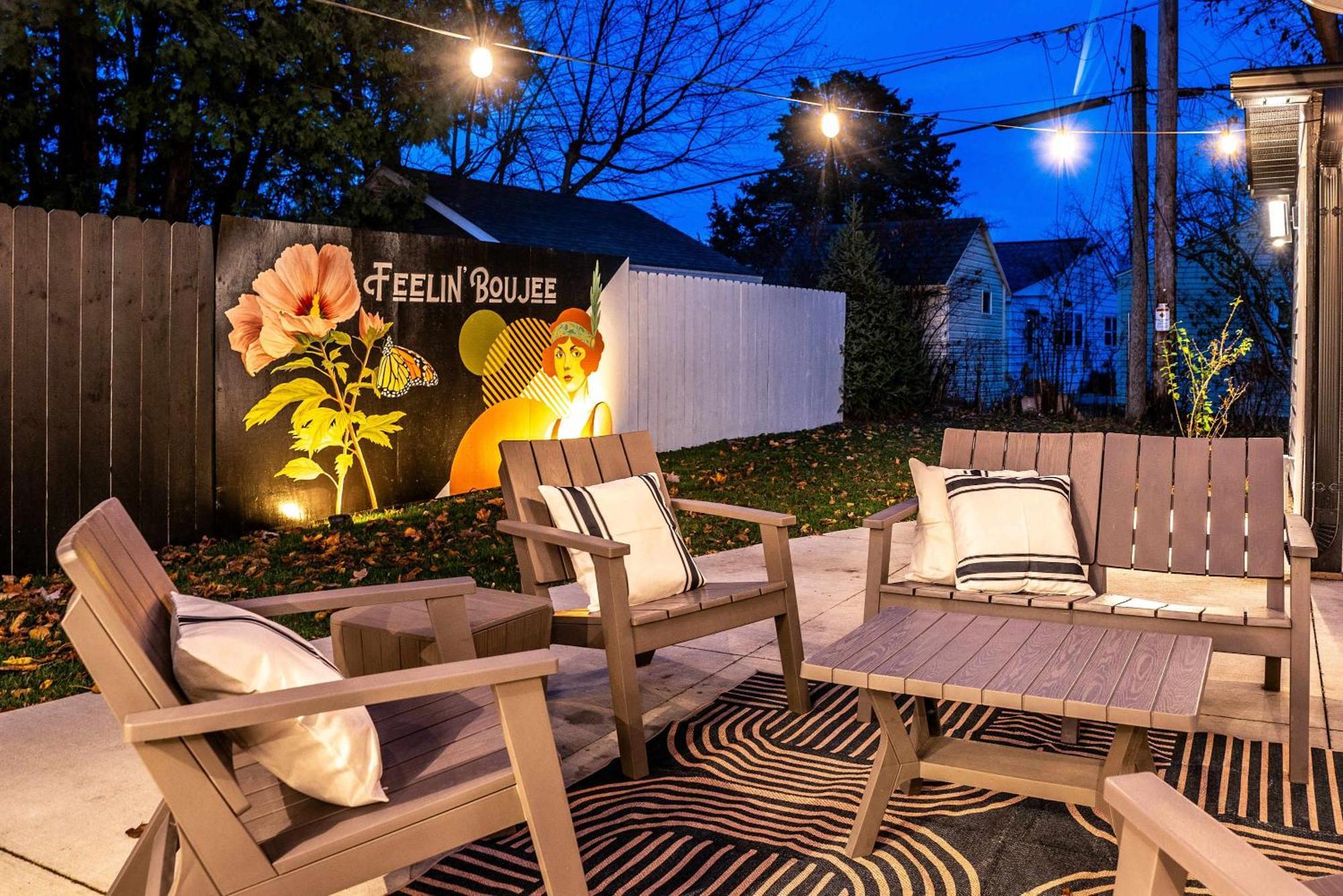 Holiday home Gatsby Theme Near Downtown With Hot Tub & Game *