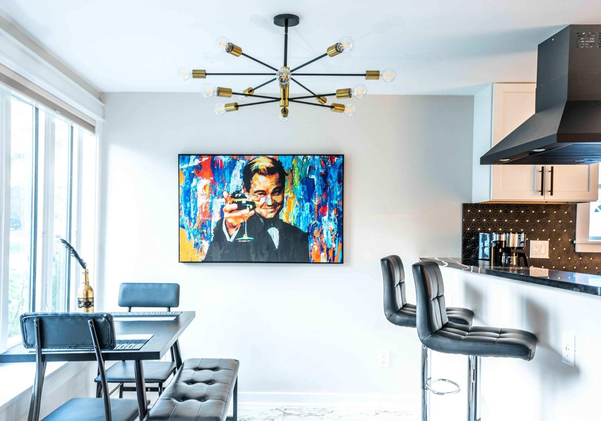 Gatsby Theme Near Downtown With Hot Tub & Game Holiday home Lake Geneva