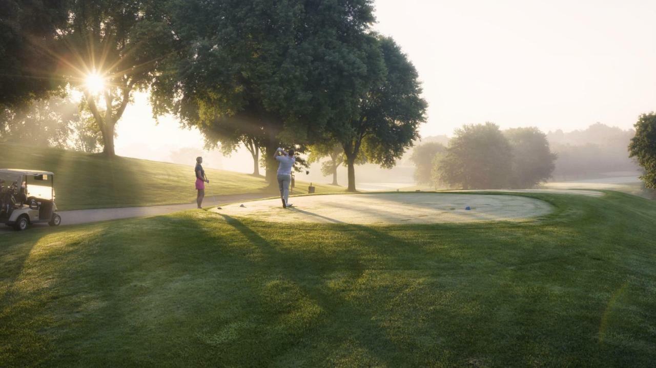 Resort Grand Geneva And 4*